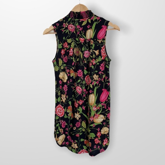 Anthropologie Akemi + Kim Sleevless Floral Blouse - Picture 5 of 9